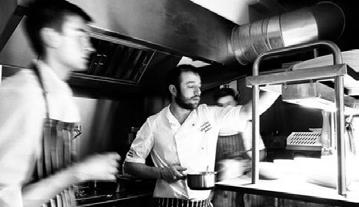 Unge kocken Gordon Jones med rötterna i Skottland och som innan han öppnade sin första egna restaurang var kökschef på femstjärniga