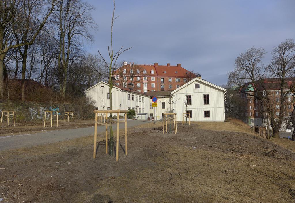 Den mindre 1920-talsbyggnaden är i princip helt intakt sedan 1921 avseende så väl planlösning som snickerier.