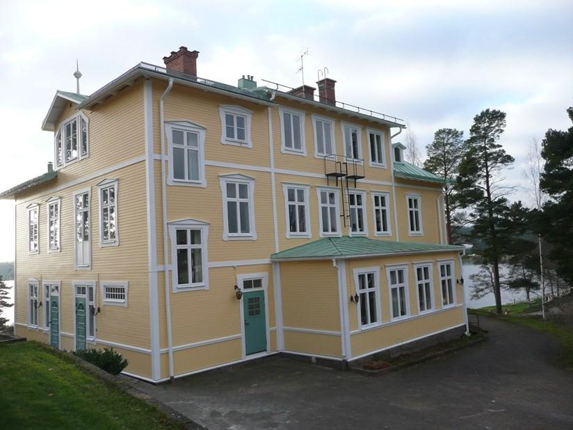 6 Förutsättningar- områdesbeskrivning 6.1 Mark och natur Området ligger i en södersluttning mot sjön Sommen med en höjdskillnad på ungefär 20 m.