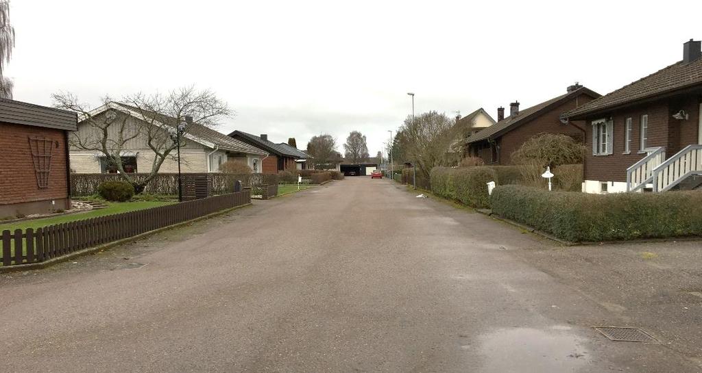 Vid djupare schakter skall geotekniker rådfrågas. Släntkrönen får inte belastas.