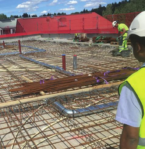 BETONGKONSTRUKTIONER Apparatdosa, infälld, 1½ (för låga vägguttag) Apparatdosa för ingjutning. För montage av de låga uttagen i RS och Plus. Vid håltagning används mall E16 047 27.