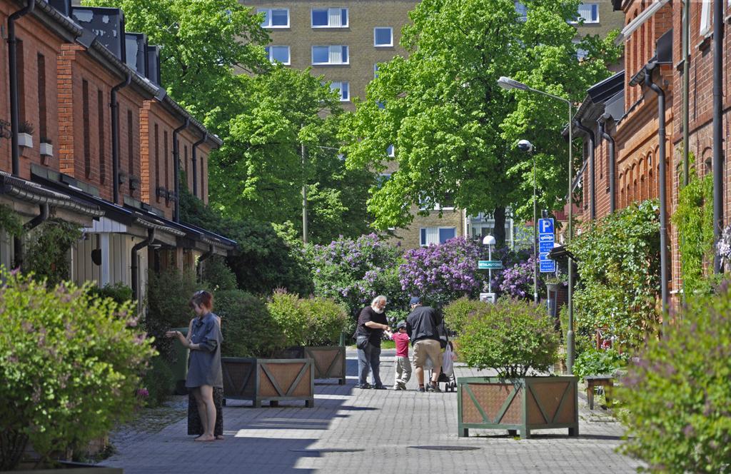 Bostadsförsörjig i Malmö Bostadsförsörji för e ökade befolkig är e yckelfråga för Malmös utvecklig.