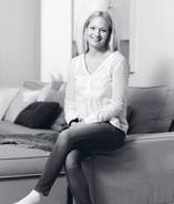 på att bo här, förut bodde vi i ett alldeles för stort hus som krävde underhåll. Vi är nöjda med läget, eftersom både jag och Tindra har vänner i närheten.