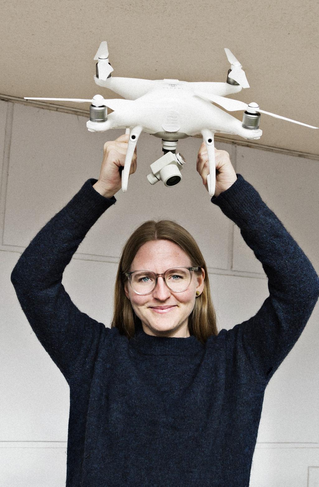 Helena Samsioe Det är många som fascineras av drönare och lika många som är rädda för vad drönarteknik kan innebära om den används fel.