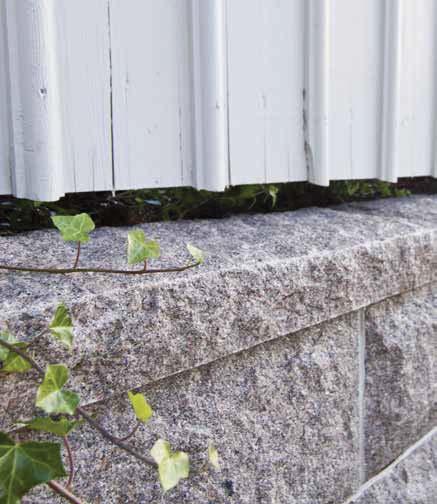 BENDER BOHUS AVTÄCKNING RUSTIK Råkilad, lämplig för stödmurar och barriärmurar. Eftersom murstenar inte alltid är jämntjocka är avtäckningsstenar ett bra sätt att avsluta en mur.