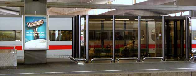 Hepatit B: Viruset lurar där du minst anar det. Kampanjaffisch för folkhälsa på en tågstation i Düsseldorf, Tyskland.