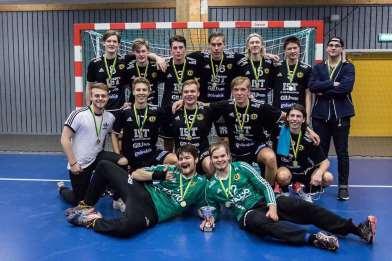 Herrar HIF Karlskrona hade en tung säsong i Handbollsligan men lyckades via kval ändå hålla sig kvar då man slog Tyresö i tre raka kvalmatcher.