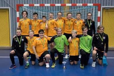 Fördelning av antal lag per kön 10/11 11/12 12/13 13/14 14/15 15/16 16/17 Totalt damer 18 22 18 19 15 16 15 Totalt flickor 82 83 79 82 89 86 85 Totalt 100 105 97 101 104 102 100 Totalt herrar 39 40
