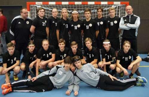 Balansräkning 2016-04-30 2017-04-30 Tillgångar Bank 1 881 214 1 746 941 Diverse fordringar 47 675 33 645 Inventarier 51 526 11 526 Summa tillgångar 1 980 414 1 792 112 Skulder och Eget Kapital