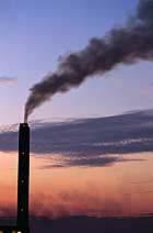 Handeln med utsläppsrätter av CO 2 Syfte: Sätta ett tak på mängden CO 2 som släpps ut