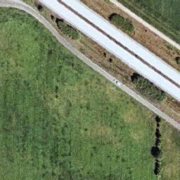 Norr 3080 Insatsledarbil Olycksbil liggandes på tak 3010 Bilar som stannat och larmat, från första olycka, de står med varningsblinkers Bild 2: Visar