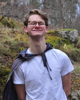 ! Livets motto: Va tung, lev ung, dö kung Överlevnadstips till nollan: Ha kul, ät gott, dansa massor och plugga lagom så löser sig allt Bästa minnet från mottagningen: Allt var fantastiskt men