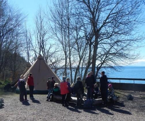 Tidigt under vintern har vi varit några gånger utomhus med aktiviteter som pulkaåkning och skridskoåkning. Vi har också varit inomhus på scoutgården en del och bl.a. förberett det drama (x2) om St Göran och draken som sedan framfördes på St Georg.