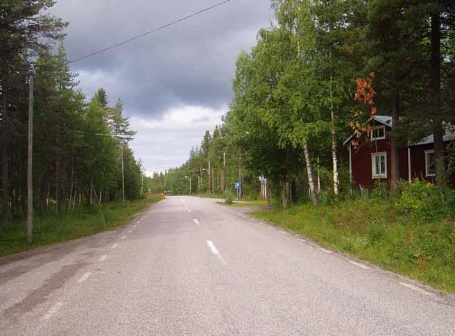 Kollektivtrafik Sträckan trafikeras av Länstrafiken med buss 47, med en tur i vardera riktningen vardagar under skolterminerna.
