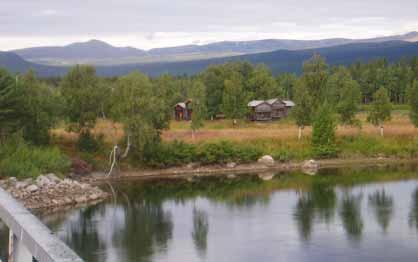 Bodar har stått på denna plats sedan 1700-talet. Ursprungligen fanns här tretton bodar, nu står här fyra kvar, byggda på 1800-talet. Tjåmotis ingår i Länsstyrelsens kulturmiljöprogram. Figur 10.