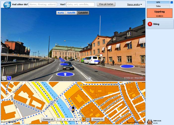 Vid körning kan fordonets position följas på såväl navigeringskarta som topografisk karta eller ortofoto. Fordonets läge visas med en pilsymbol och pekar i färdriktningen.