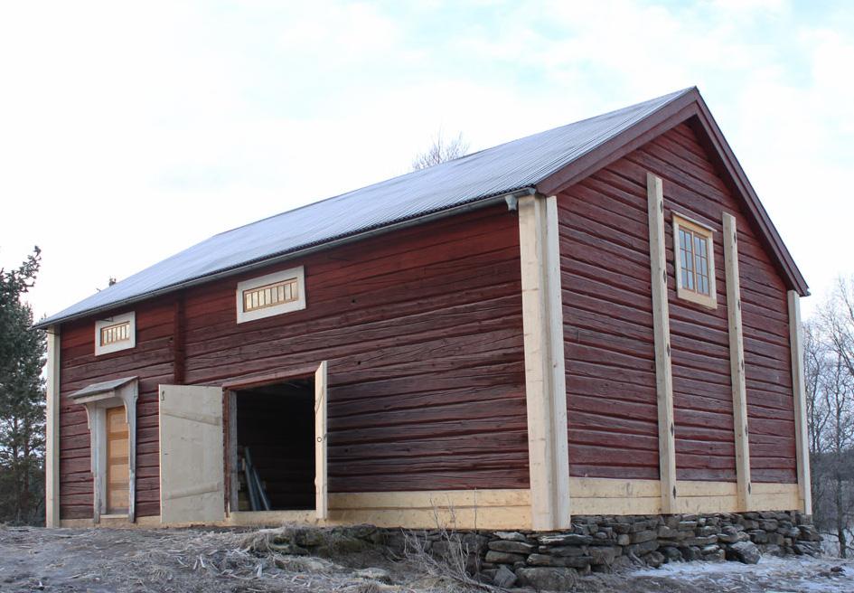 Matbod/Vedlider på gården Holmen Restaurering av timmerfasader, 2012 Holmsjö 1:2,