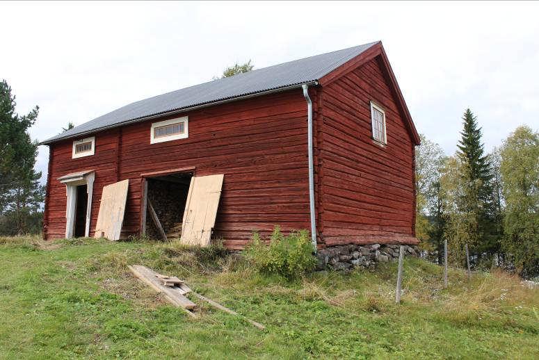 Genomförda åtgärder Befintligt utseende och skador Matboden/vedlidret hade rötskador i timmerkonstruktionen, skadorna var till