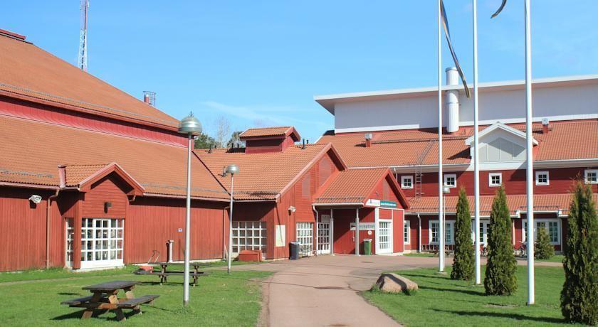 både med och utan ränna, bordtennis, innebandy och simning.