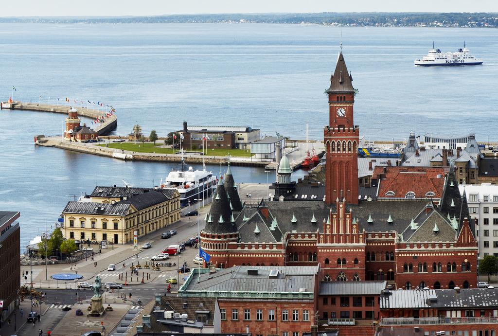 Välkommen till SM-veckan i Helsingborg och Landskrona! 2-8 juli 2018 HELSINGBORG LANDSKRONA I Helsingborg och Landskrona har du alltid nära mellan stad, hav och grönskande natur.
