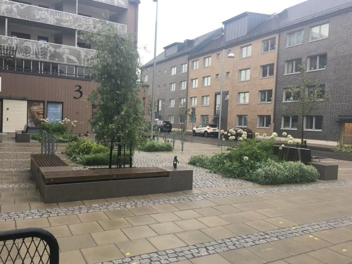 Det är svårt att förutse t.ex. etablering av verksamheter, men det vi kan göra är att möjliggöra deras placering på strategiska platser.