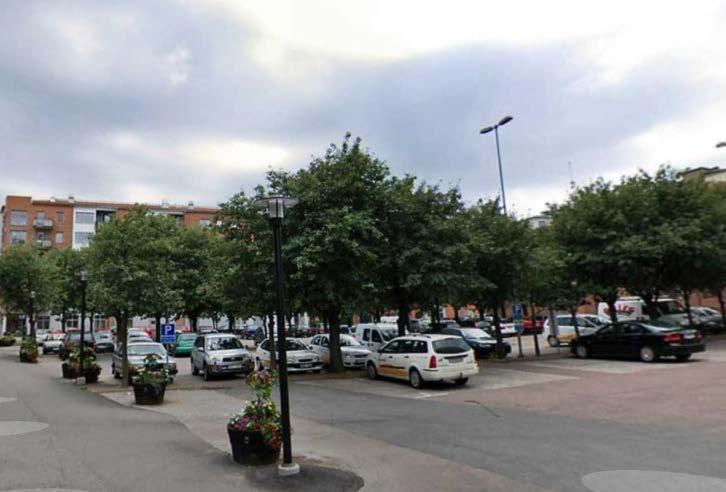 Med uteserveringar, mötesplatser, lekplatser osv, speciellt runt omkring Matparken och på torget.