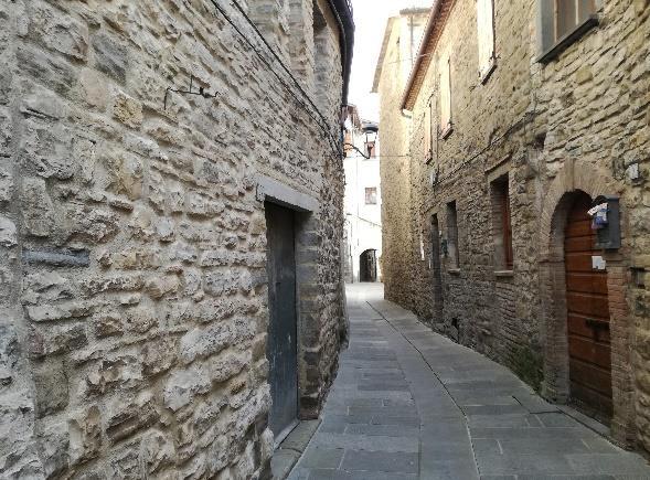 Cammino di Francesco, Chiusi della Verna - Assisi, 10 nätter 3(7) Dag 5 Anghiari - Citerna En kort transfer till Sansepolcro inleder dagen. Från Sansepolcro vandrar du i dalen som följer Tiberfloden.