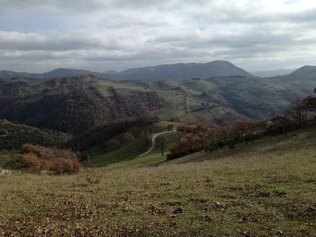 Lätt vandring 16 km Dag 6 Citerna - Città di Castello Efter Tiberfloden vandrar du över en av de mest odlade dalarna i Italien, Valtiberina.