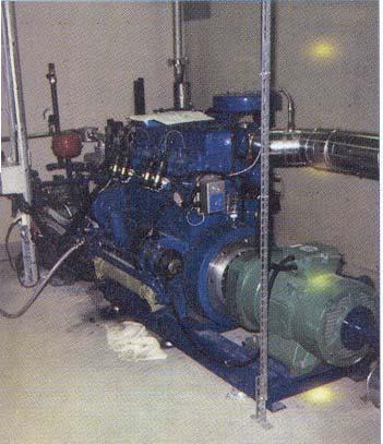 teknik Gasmotor Med hjälp av en gasmotor kan man generera el/kraft från biogasen. Gasmotorn ger förutom el även värme.