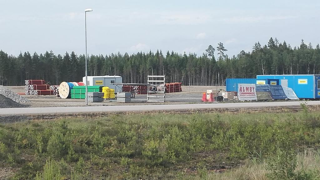 Älmhults kommun Delårsrapport per 31 augusti Nämndens egna nyckeltal Nyckeltal Bokslut mars augusti Invånarantal 16 618 16 708 16 784 17 016 Markreserv för bebyggelse enligt översiktsplanen i hektar