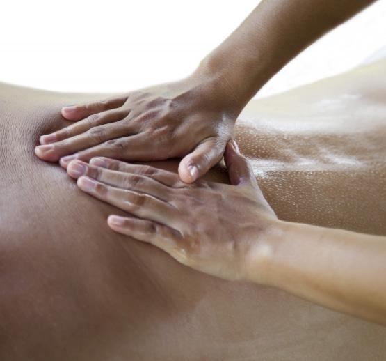 Vi har även beröringsmassage som är en lätt och mjuk massage, som ger lugn och ro i kroppen och minskar stress.