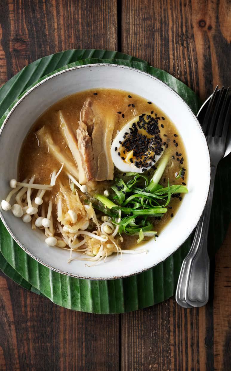 Miso ramen En härlig rätt med fläskkarré, grönsaker och ramen-nudlar i smakrik buljong.