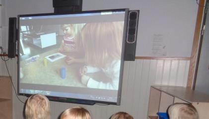 Återkoppling vid smartboarden utifrån våra filmer Ge tillbaka dokumentationen till barnen.