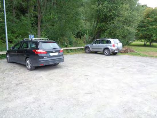 Inventeringsrapport Stendalspromenaden 4 PARKERING Parkering finns vid Kvarnhagen, Alby, i änden av Kvarnhagsvägen (bild 1).