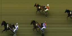 Hous-ton Star 14,3 (164), Stahlwille Wareco 15,1 (202), Rabane d Atout d9g (67), Motowns Lavendel d10g (131), Global Lightning dug (64). Struken: Super Lore. Segr. v 5 år e. Easy Lover-Charlotta Gelj.