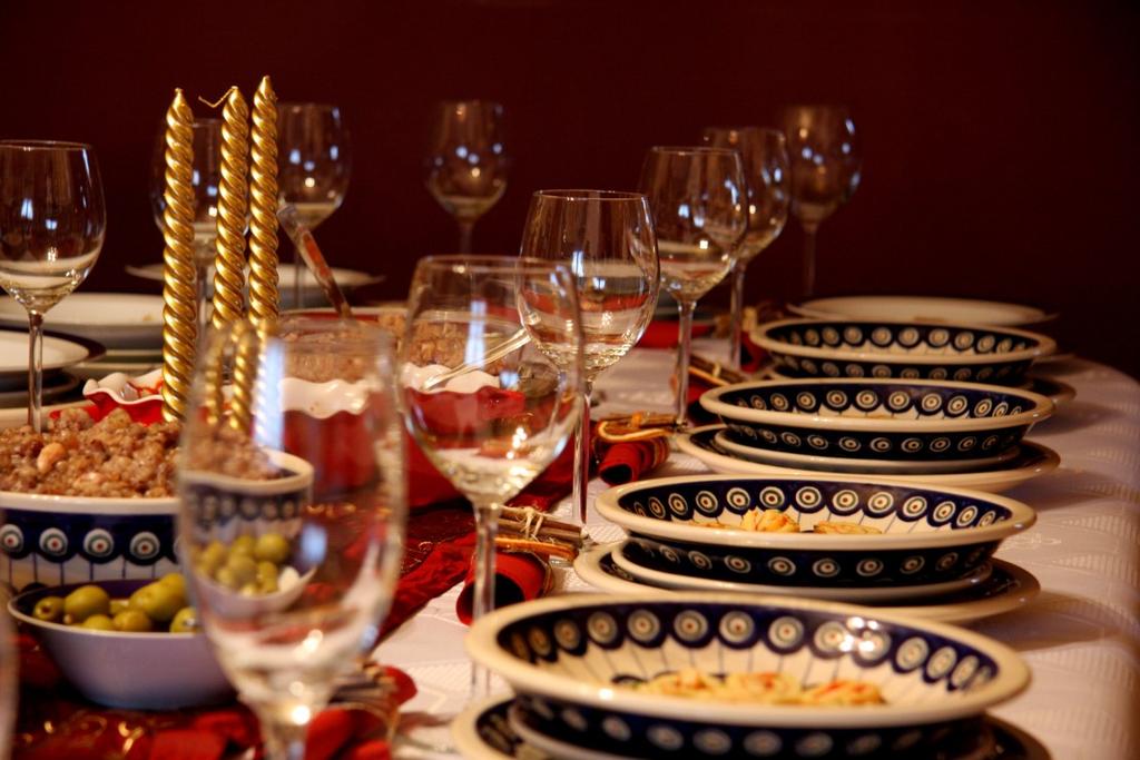 MÄNÄDSPROGRÄM DECEMBER Julfest med stort julbord Tid: