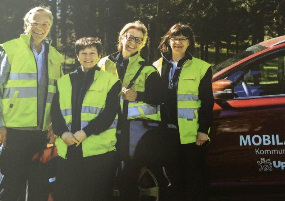 Hembesök av mobilt närvårdsteam med läkare och sjuksköterska för undersökning och behandling efter kontakt