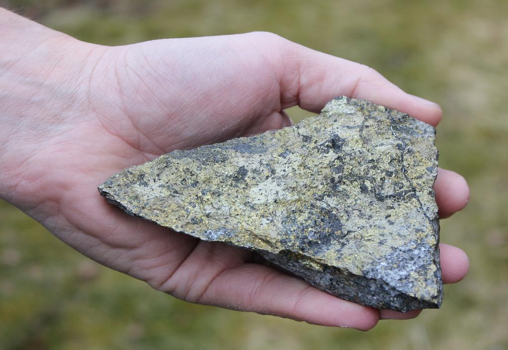 I Sverige finns unika möjligheter Unik berggrund Sverige har en unik berggrund, med stor potential för att finna och utvinna de mineral vi är beroende av.