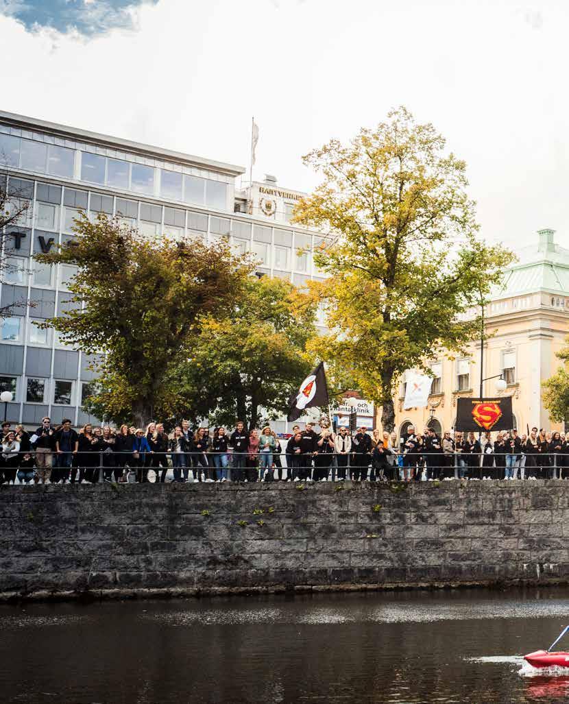 16 TUDENTLIV Att vara student vid Örebro universitet är så mycket mer än föreläsningar och tentaplugg. Vårt studentliv erbjuder något för de flesta.