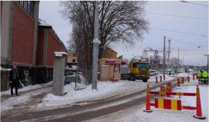 Placeringen av tillbyggnaden medför att den befintliga konsthallen fortfarande kommer att vara huvudnumret mot Djurgårdsvägen och Alkärret.