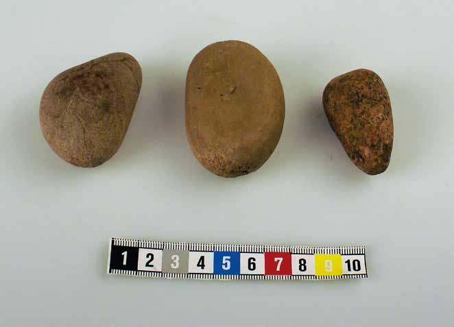 30 Bohusläns museum Rapport 2015 :25 Figur 31. Tre små knackstenar.