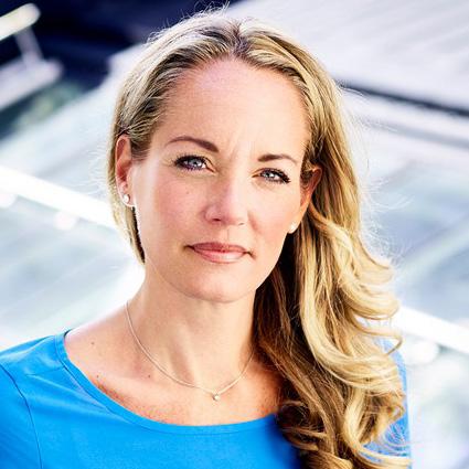 Amelia Adamo, är flerfaldigt belönad journalist och tidningsdrottningen som skapat succétidningarna Amelia, Tara och M-Magasin.