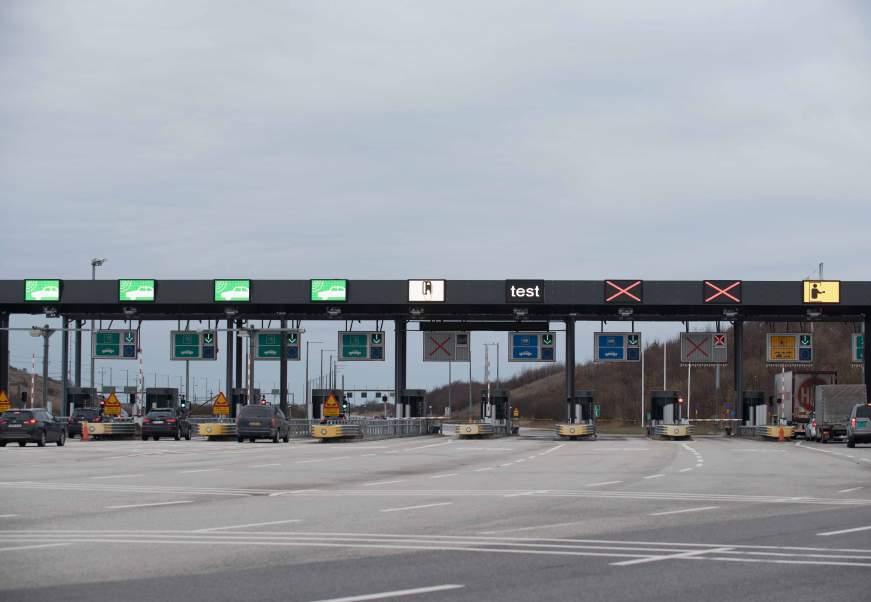 CSR i Øresundsbron CSR en del av det dagliga arbetet De övergripande ramarna och förutsättningarna för CSR-arbetet bestäms av företagsledningen, men det är i avdelningarna som det dagliga arbetet