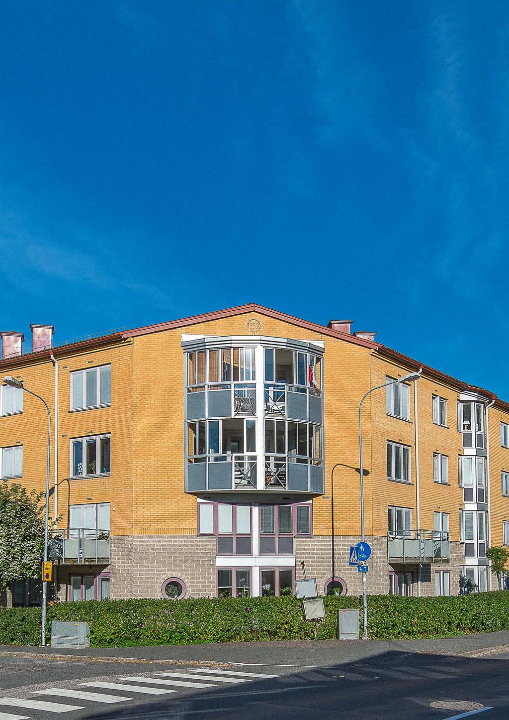 SVENSK A BOSTADSFONDEN 4 Fonden äger och förvaltar svenska bostadshyresfastigheter Sjuårig investeringshorisont Noterad på NGM Nordic