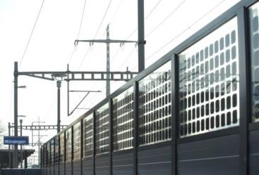 6.5 Fallstudie 4 Münsingen, Schweiz År 2008 konstruerades världens första bullerskyddssystem i byggnadsintegrerade solceller.