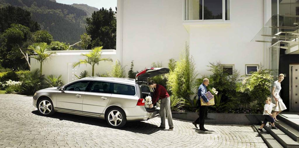 Visst kan du få allt. Och det mesta kan du ta med dig. Volvo V70 inbjuder inte bara till att köras. Den ber dessutom om att användas.