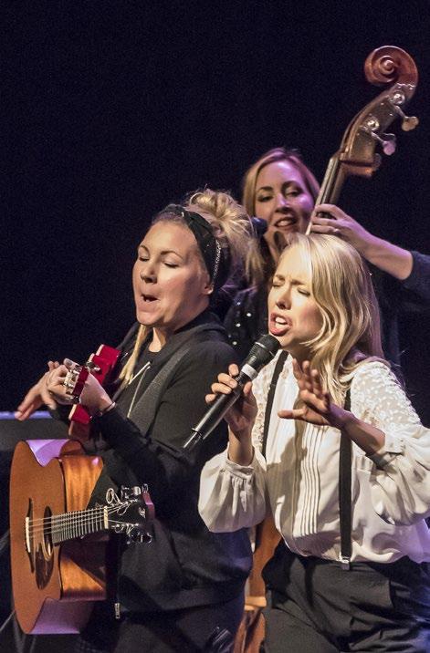 (Kulturbiennalen, forts.) Jubel för Fröken Elvis! Vilken succé! Konserten med Fröken Elvis blev precis så bra som vi hade hoppats, om inte ännu bättre!
