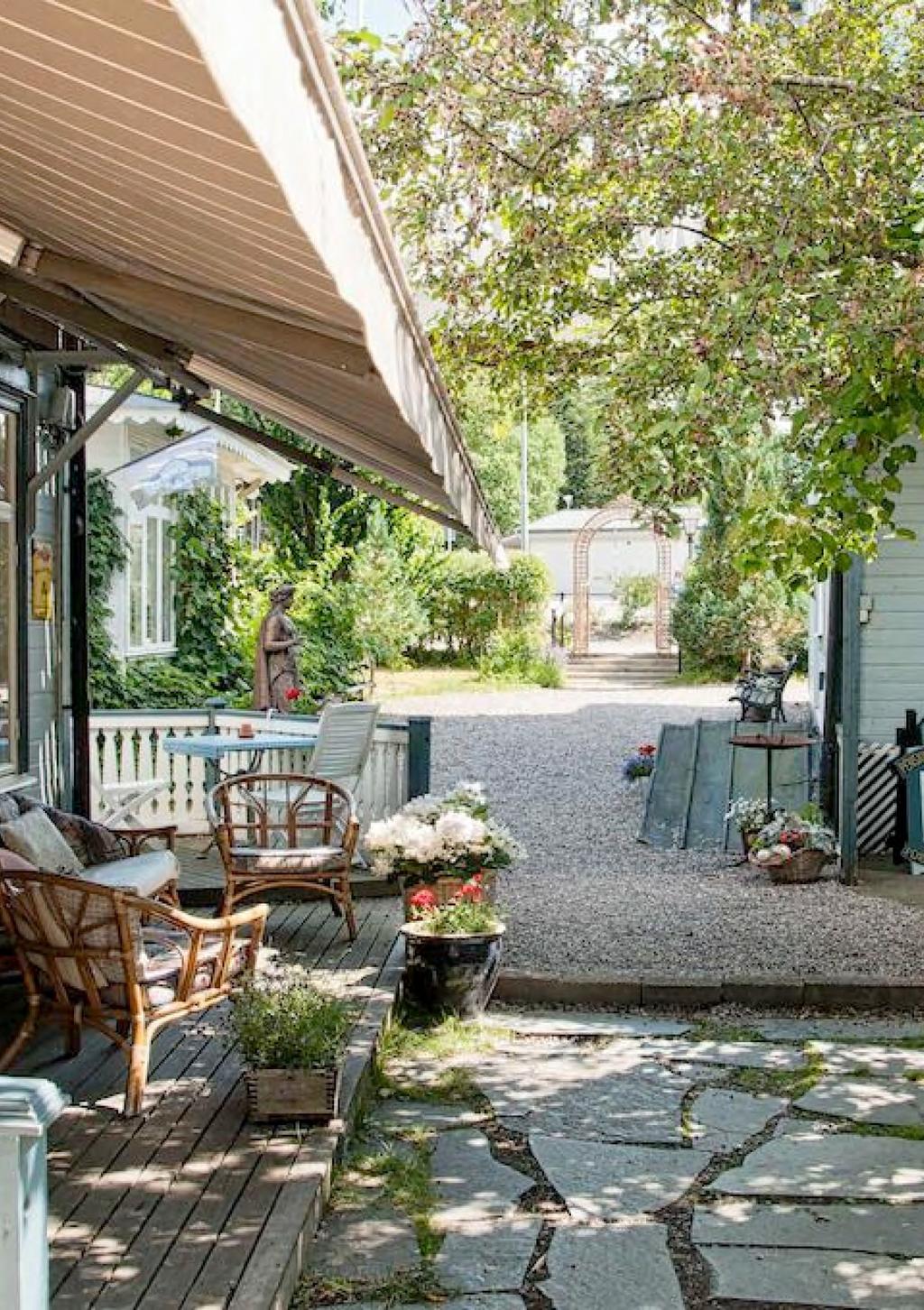 Skolor/barnomsorg Kvisthamra skolan är områdets egen skola (F-6). Lärandet bygger på överenskommelser mellan pedagog och barn. Skolan är en Netsmart Showcaseskola.