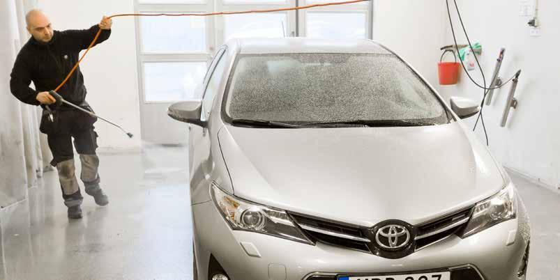 Genom att låta oss lackförsegla med Toyota ProTect ger du din bil en nybilsfinish som håller i flera år.