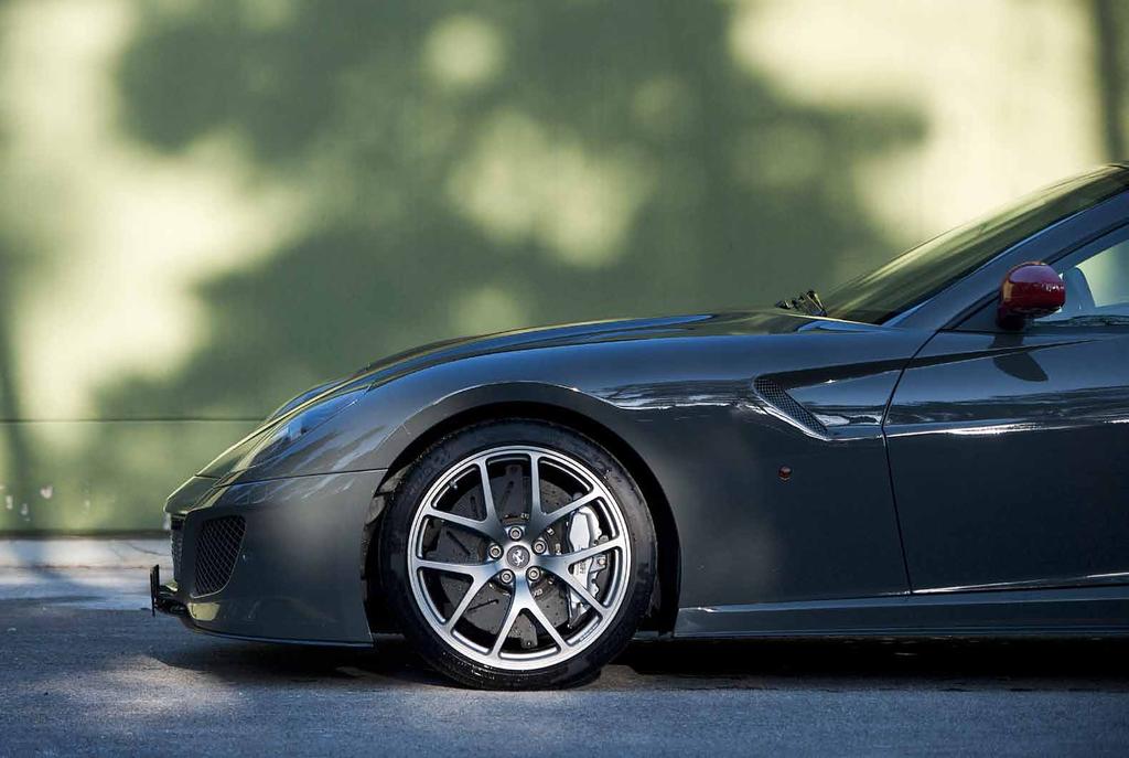 forcerat. Då finns det kraftreserver för att accelerera ytterligare 115 km/h om vägen tillåter, och det gör nog förvånansvärt många vägar med tanke på att det inte krävs särskilt lång anloppssträcka.